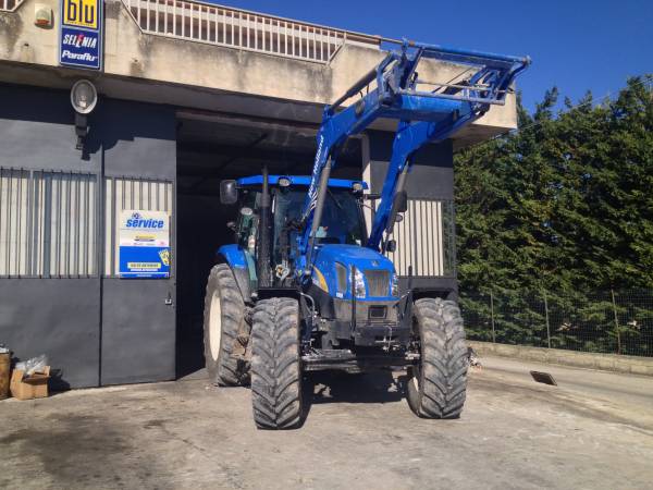 New holland T6030